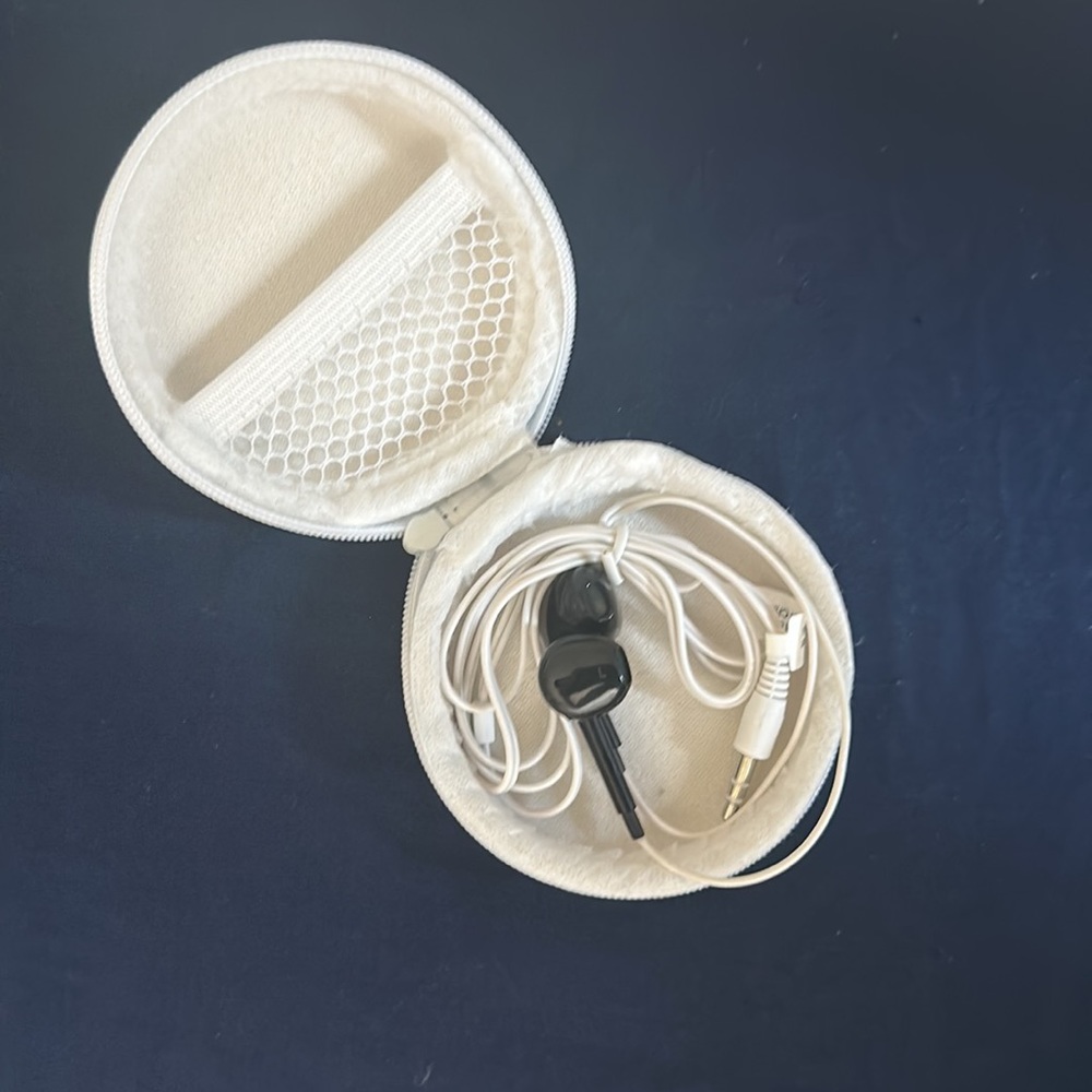 Ear bugs + case - Picture 2 of 2